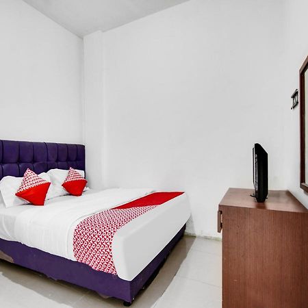 Oyo 90897 Hotel Sepupu Satria Pekanbaru Exterior foto
